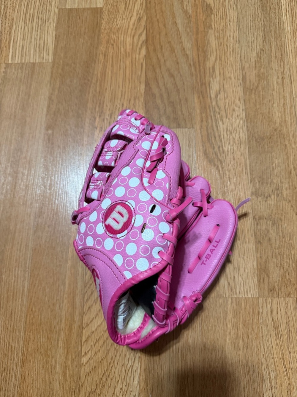 Wilson Youth Girls A300 T-Ball Mitt RHT 9.5" Pink Polka dot